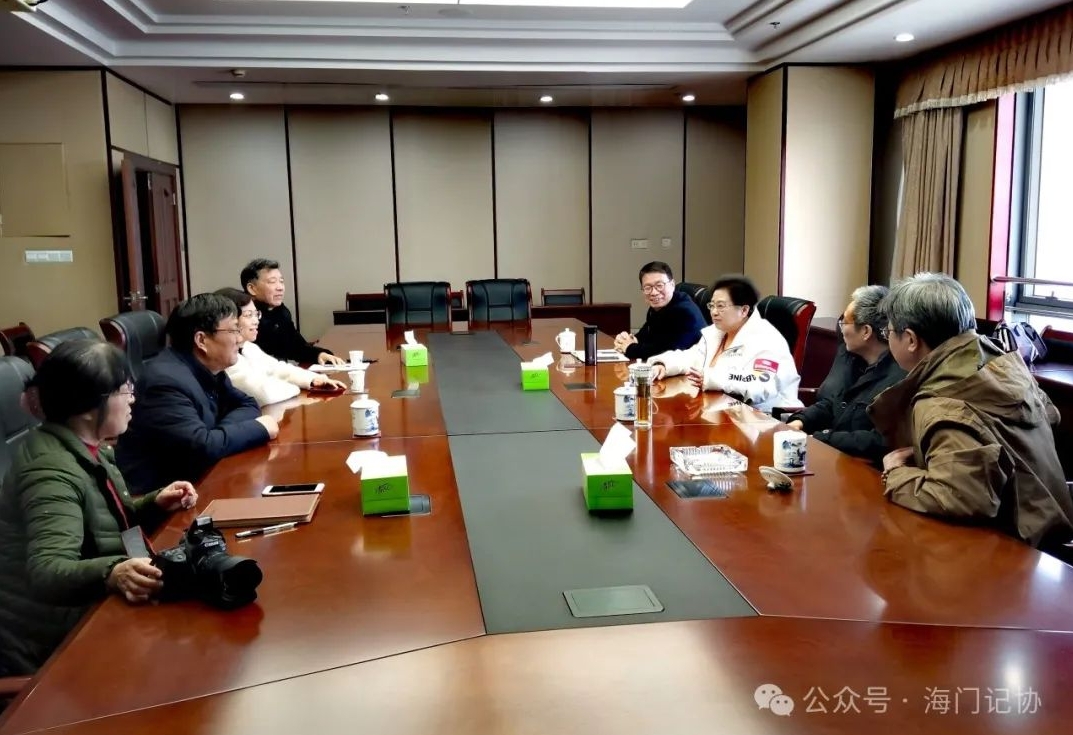 海門(mén)記協(xié)：陸亞萍與海門(mén)老報(bào)人重溫共敘媒企合作